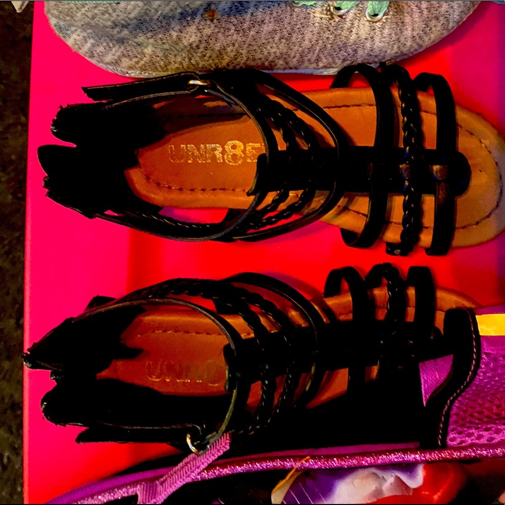Black sandals size 11